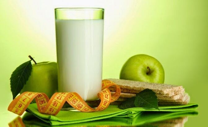 O dietă săptămânală pe chefir poate fi suplimentată cu mere
