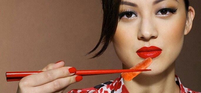 fată la o dietă japoneză pentru slăbit